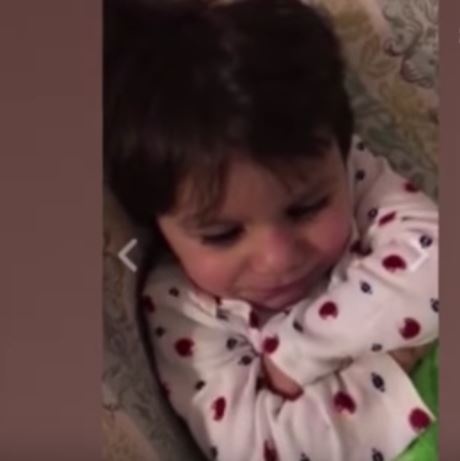 بالفيديو والصور - شابة تنقذ طفلاً  من الموت.. ما فعلته مدهش!!