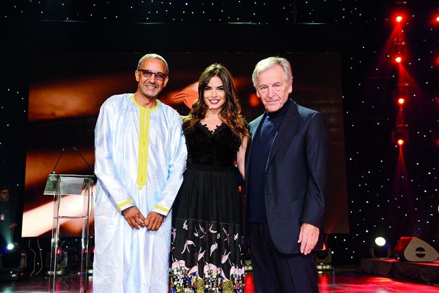 ريتا حايك تتوسط عبدالرحمن سيساكو وكوستا غافراس