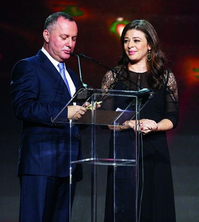 هانية مروة تستلم جائزة جوسلين صعب من الوزير ريمون عريجي