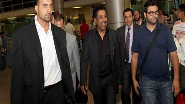 ماذا يفعل الشاب خالد في القاهرة؟