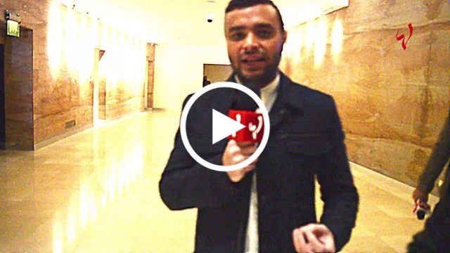 لماذا قال رامي صبري ل كاميرا لها أنا مش بتاع تمثيل وبماذا وعد من اعترضوا على أغنياته السابقة؟