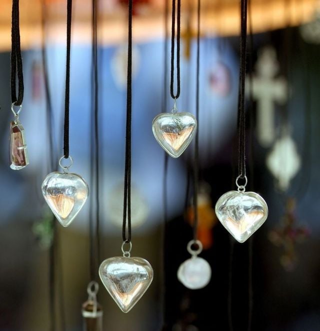 بالصور- هذه القلادات أصبحت في خبر كان.. لا ترتديها بعد اليوم!!