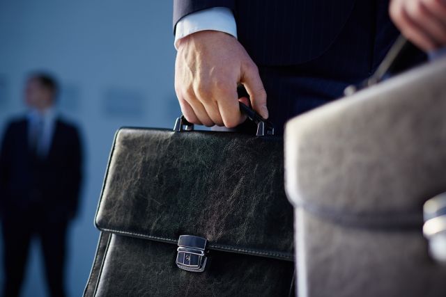 القبض على ديبلوماسي سوري سابق بتهمة الاغتصاب!