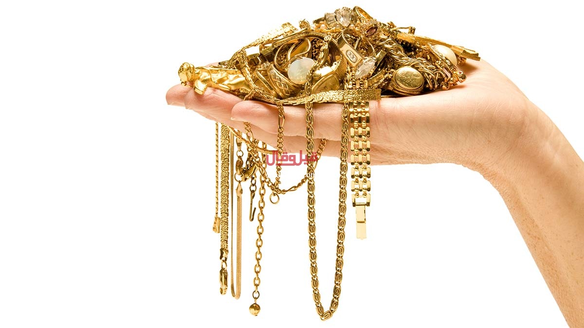 بالفيديو- جرّبي هذه الحيلة البسيطة ولاحظي ما سيحدث لمجوهراتك الذهبيّة... النتيجة ستدهشك!