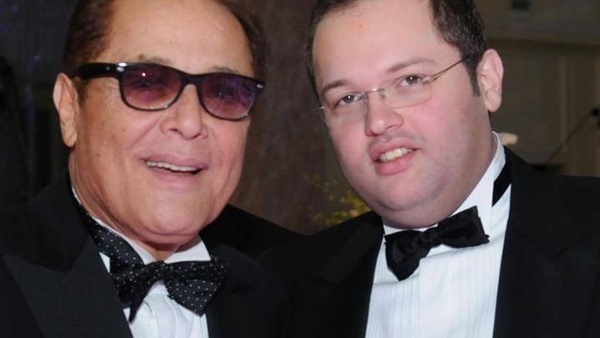 بالصورة - إبن محمود عبدالعزيز يكشف آخر ما قاله الراحل قبل وفاته