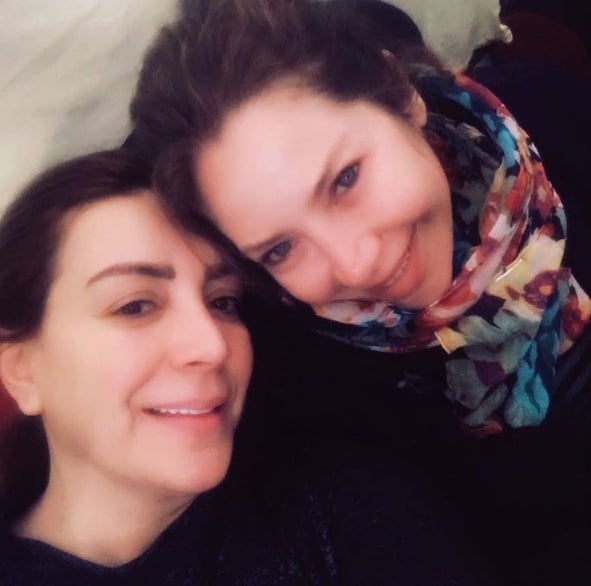 شكران مرتجى تكشف مفاجأتها مع سلافة معمار بصورة 