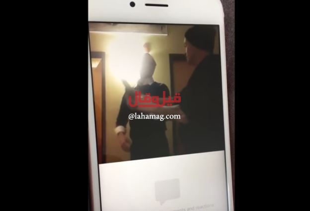 فيديو مروع - شاب يقتل صديقه بمسدس عن طريق الخطأ في بث مباشرة على 