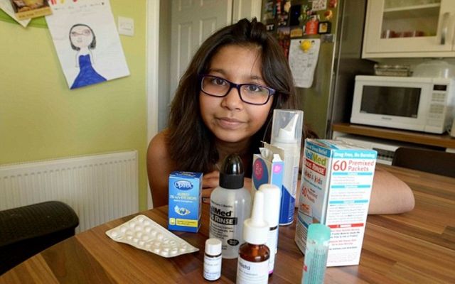 لن تتمنّوا أن تُصابوا بهذا المرض أبداً.. فتاة تعطس 8 آلاف مرة يومياً!