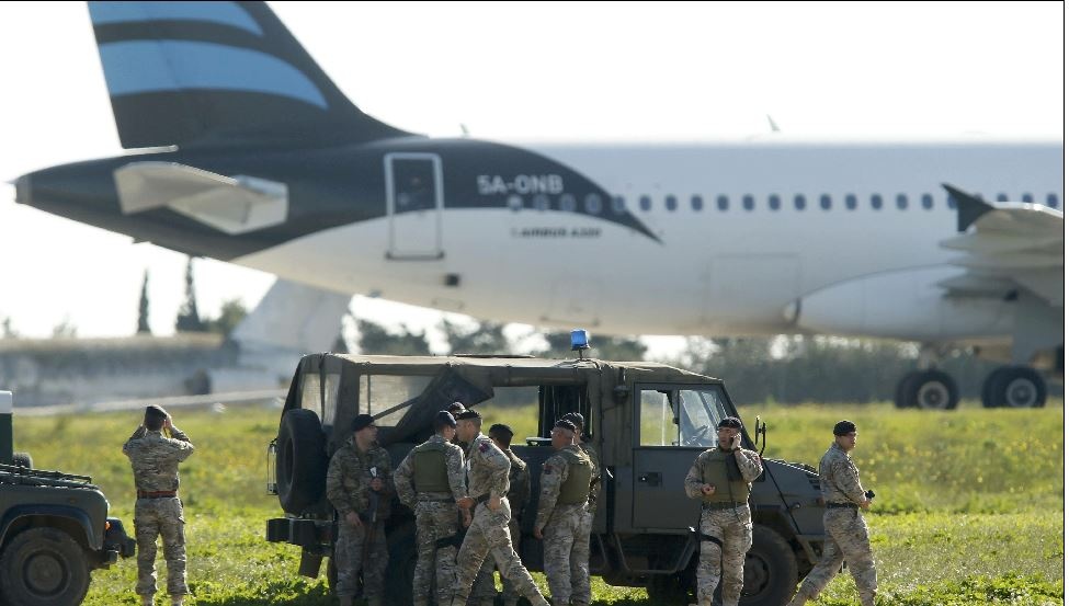 لن تصدّقوا نوع أسلحة اختطاف الطائرة الليبية... اليكم التفاصيل