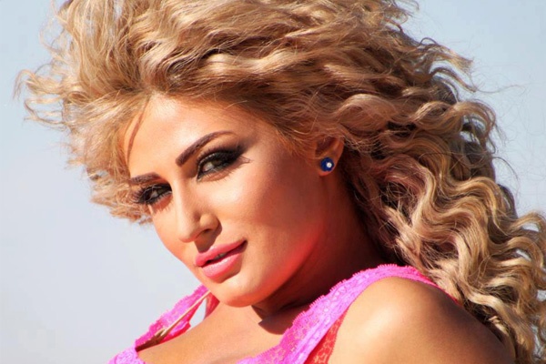 بالصور - هذا هو اسم هبة نور الحقيقي... وهكذا اصبحت بعد نفخ شفاهها!