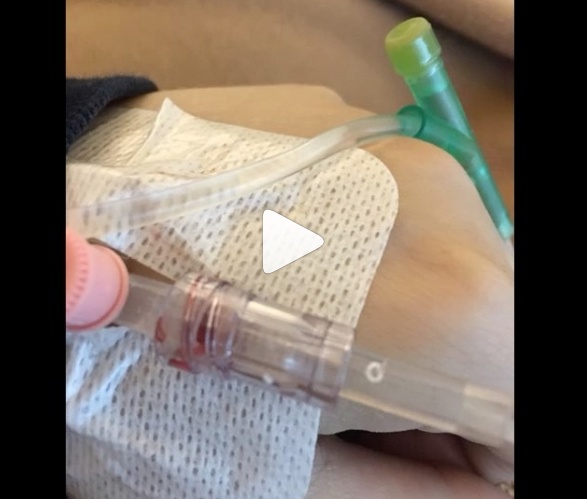 بالصور - نجمة خليجيّة تكشف حالتها الصحية بعد دخولها المستشفى