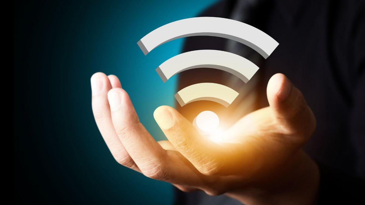 بالفيديو - حيلة بسيطة تجعل إرسال الـ Wi-Fi لديكم أسرع بـ3 أضعاف.. كل ما تحتاجون إليه هو هذا الشيء