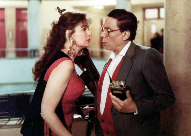 عادل امام ويسرا في فيلم «الارهاب والكباب