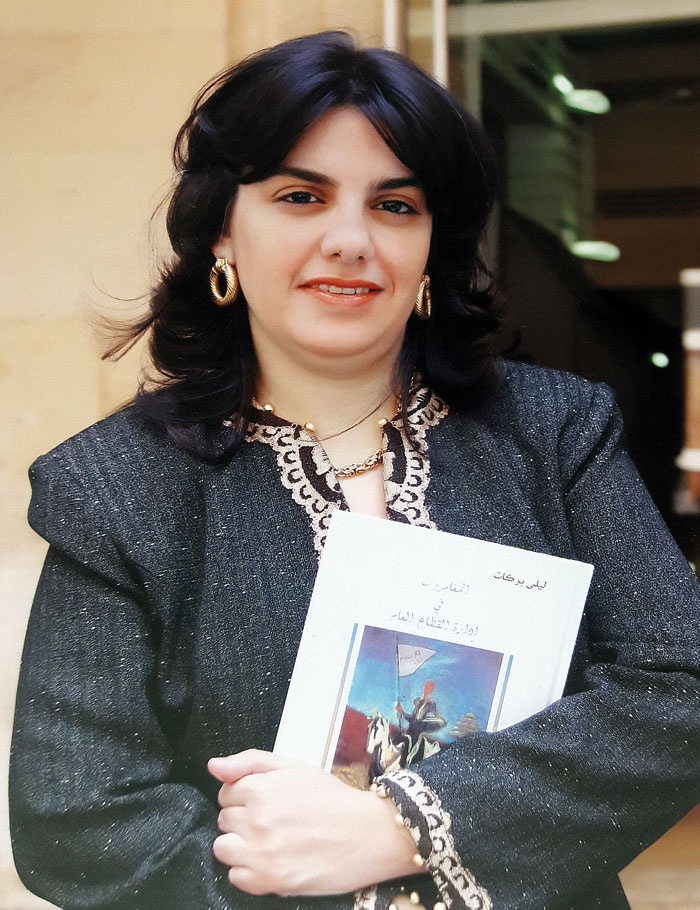 ليلى بركات تراقب الأيام والحياة بكلماتها