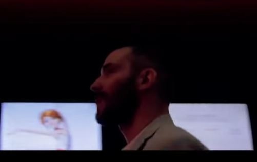 بالفيديو - شاب يعرض الزواج من حبيبته بطريقة مذهلة.. إليكم ماذا فعل!؟