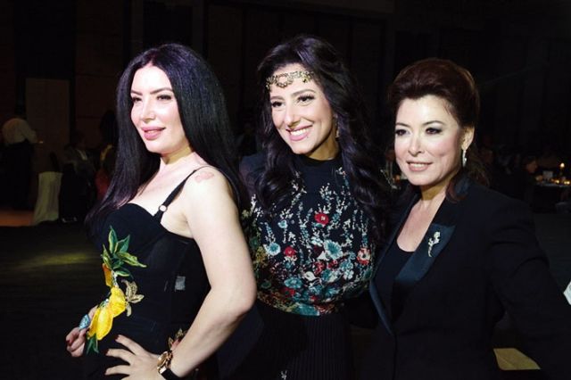 أنوشكا وحنان مطاوع وعبير صبري
