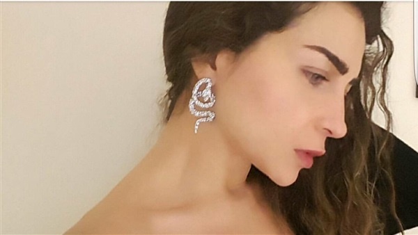 هل تعرضت مي عز الدين للخيانة؟