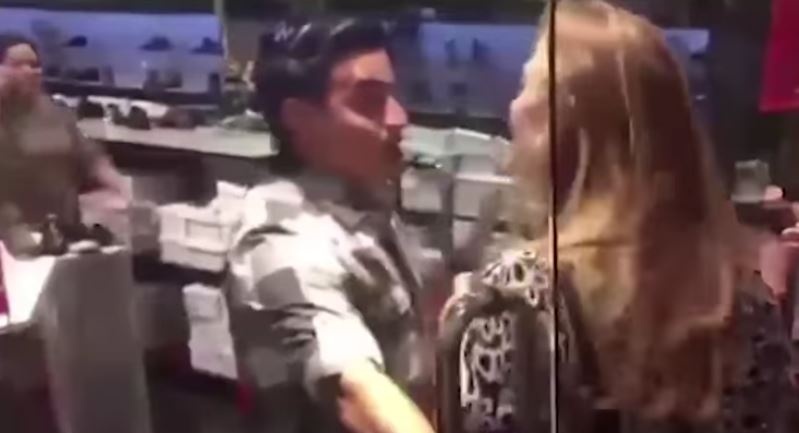 بالفيديو - شجار عنيف بين امرأتين بسبب حذاء.. شاهدوا ماذا حصل!!