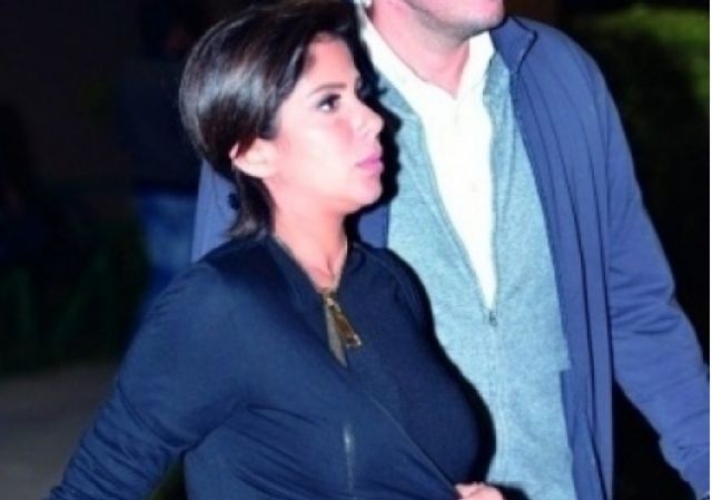 عاجل - منى زكي تنجب مولودها الثالث ما اسمه؟