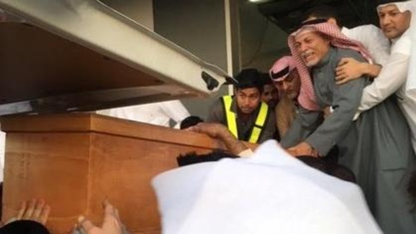 صورة مؤثرة أبكت السعوديين.. اليكم التفاصيل