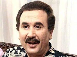 بالصور - هل تذكرون هذا الممثل.. لن تصدقوا كيف أصبح ومن هي زوجته!