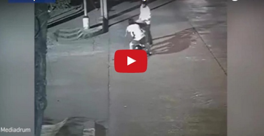 بالفيديو - جريمة قتل في الشارع بسبب 