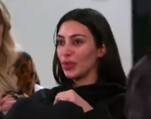 بالفيديو - كيم كارداشيان تنهار وتكشف للمرة الاولى تفاصيل سرقتها في باريس!!