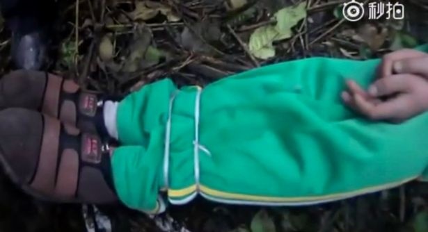 بالفيديو  - طفل يدعي اختطافة لسبب مؤثر وحزين.. إليكم تفاصيل ما فعل!