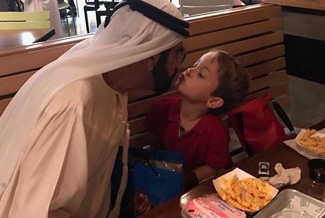 بالصور - شاهدوا كيف احتفل حاكم دبي بعيد ميلاد نجله