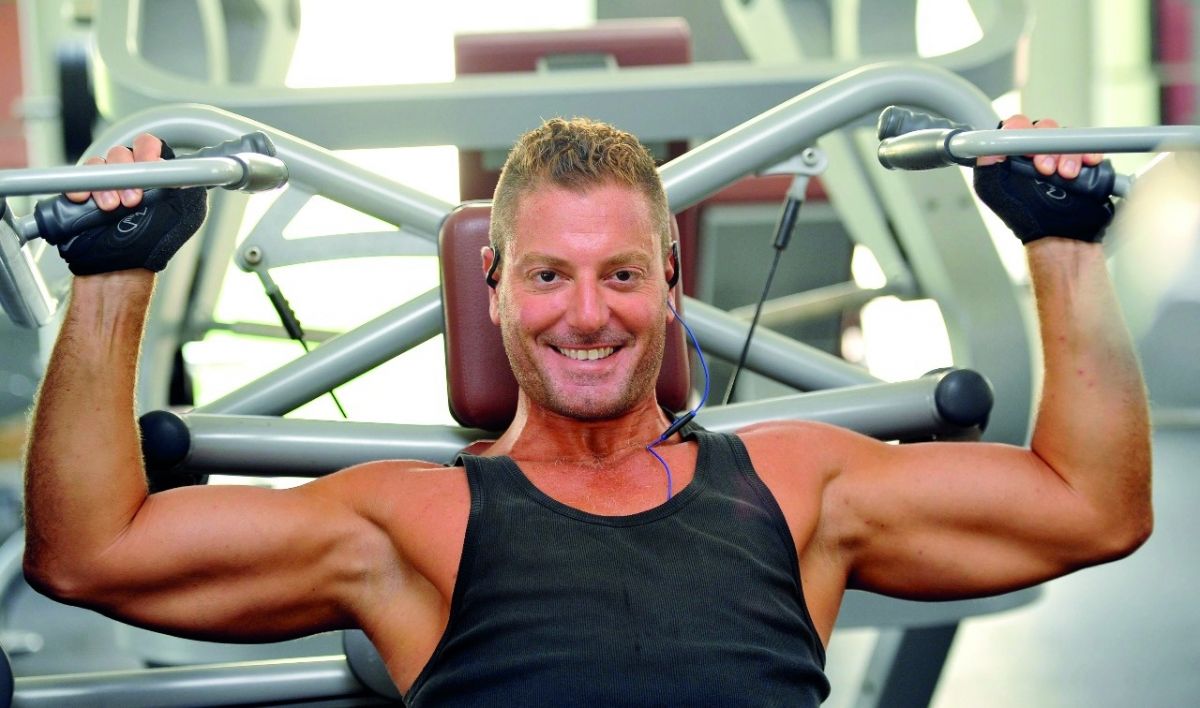 من ألمانيا تامر هجرس: نجوت من الإصابة بالشلل