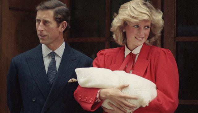 تسريب رسالة سرّية من الأميرة ديانا.. هذا ما فعله وليام بعد ولادة هاري صادم!!