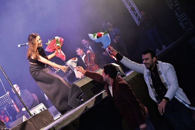 باقة ورد لأنغام