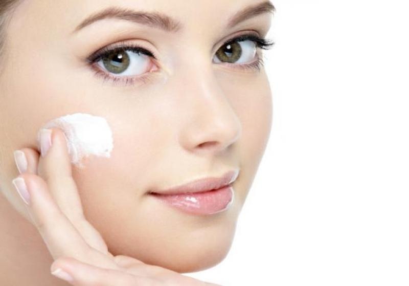 3 حيل سريعة تمنحك شباباً دائماً.. جربوها