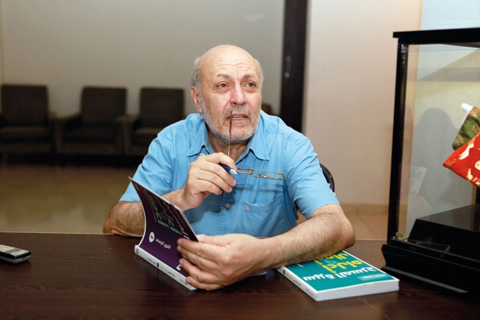 موسوعة بالفرنسية لروجيه عساف سيرة المسرح العالمي برؤية عربية