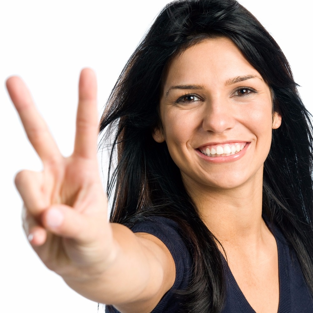 لا ترفعوا علامة النصر في صور «السيلفي»... فالخطر الذي ستواجهونه أكبر ممّا تعتقدون!