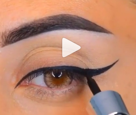 باللفيديو - أسهل طريقة لرسم الآيلاينر المثالي في ثوان.. جربوها