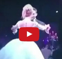 بالفيديو - عروس تصفع زوجها بقوّة أمام المدعوّين.. والسبب صادم!!