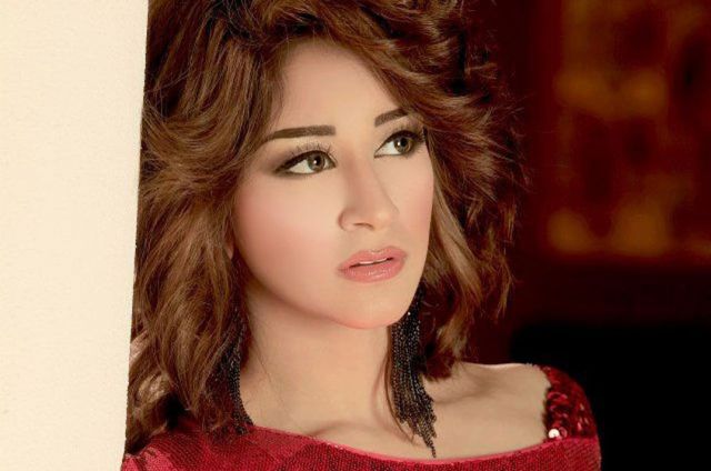 بالفيديو - أسيل عمران تتلقى علاجاً دقيقاً في المنزل.. شاهدوا التفاصيل