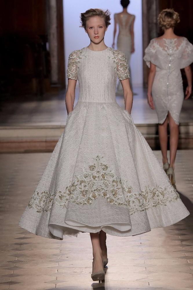 بالصور - مجموعة طوني ورد لربيع وصيف 2017 لكل إمرأة قوية وجريئة