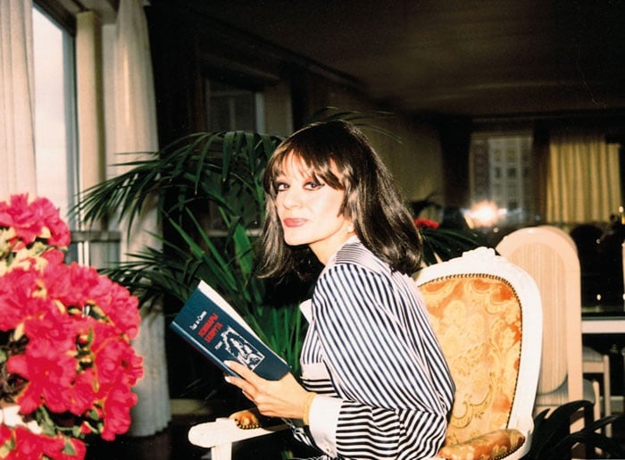 تكشف أوراق الحب الدفينة في «رسائل أنسي الحاج الى غادة السمان» غادة السمان: كم كنت سأشعر بالإنهاك لو لم أكتب وأعلن تمرّدي على تقاليد (الهص الهص)