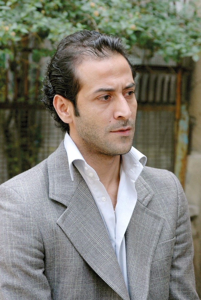 عبدالمنعم عمايري: قطعت وعداً بعدم التحدث عن أسرتي للإعلام