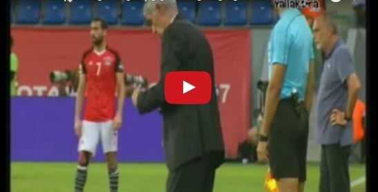 بالفيديو - حقيقة ما جرى بين لاعب الغابون ومدرب مصر!