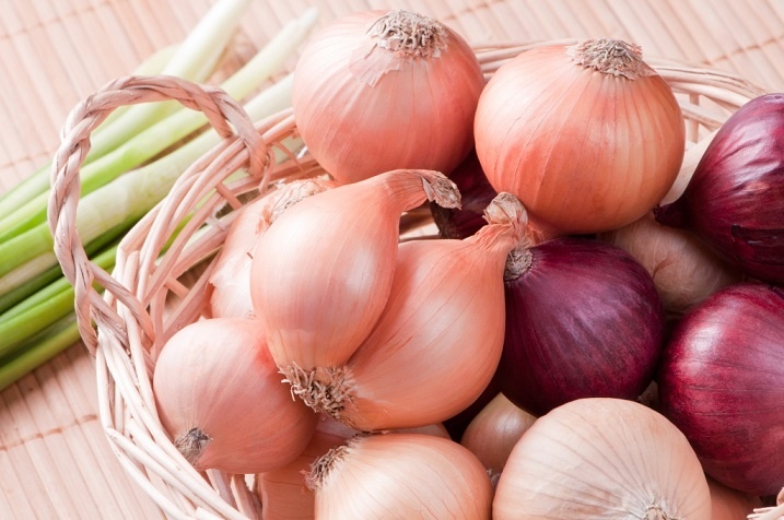 ضعي قطع البصل الى جانب سريرك.. والنتيجة ستصدمك!!