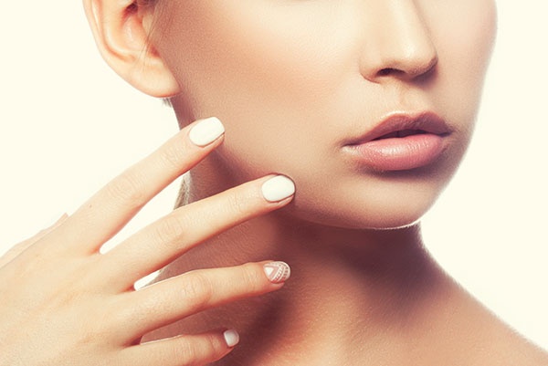 4 خطوات لمعالجة  تشقق الشفتين