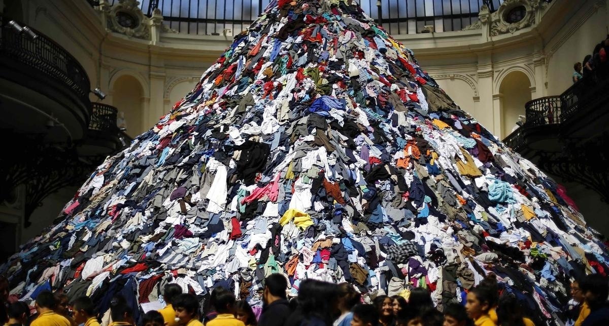 الشرطة تعجز عن إنقاذ عائلة من الموت لسبب غريب.. اليكم التفاصيل؟!