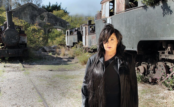 الفنانة  نضال الأشقر  تستولي على خشبة المسرح حوار مع ممثلة... لعبتها المسرح