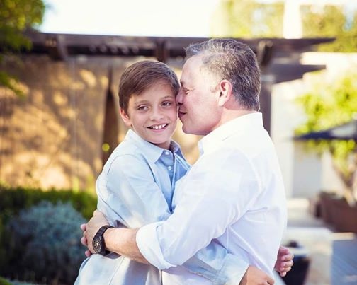 بالصورة - هكذا فاجأت الملكة رانيا زوجها وابنها في يوم ميلادهما.. إقرؤوا كلماتها المؤثرة!