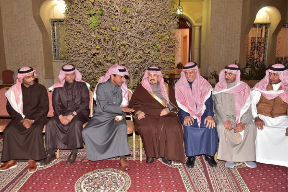 بالصور - أمير الرياض يعزّي ناصر القصبي.. وهذا ما قاله!