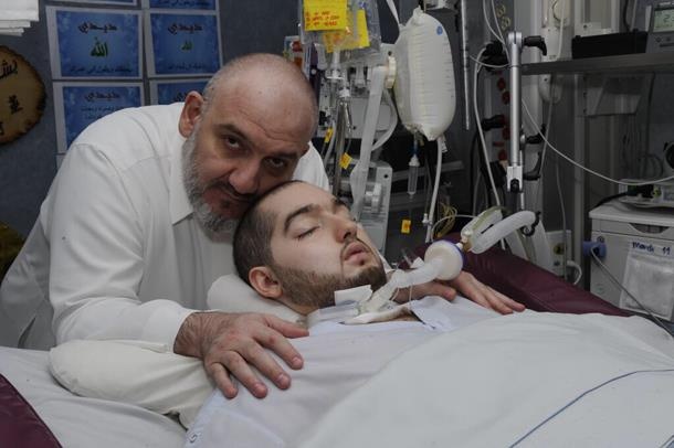 بعد 11 عاماً في غيبوبة وتحريك كتفه.. الأمير خالد بن طلال يكشف تفاصيل المرحلة القادمة بحياة ابنه