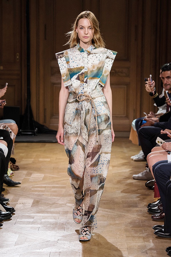 عرض Vionnet لربيع وصيف 2017 من باريس